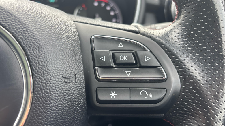 MG Hs 1.5 T-GDI Exclusive 5dr DCT Petrol Hatchback